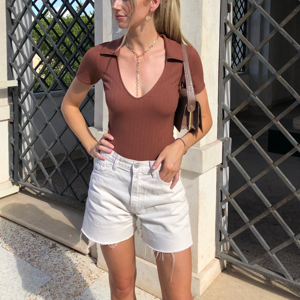 White brandy melville shorts